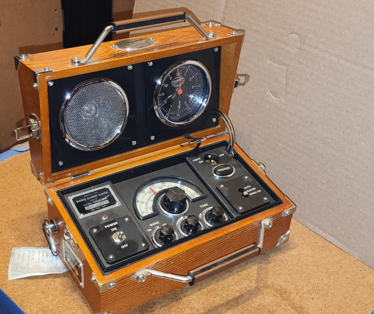Spirit of St. Louis S.O.S.L. Collection Radio Alarm Clock AM/FM/LW
