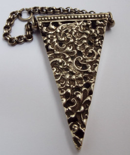 SUPERB CLEAN ENGLISH ANTIQUE 1890 SOLID STERLING SILVER CHATELAINE SCISSORS CASE