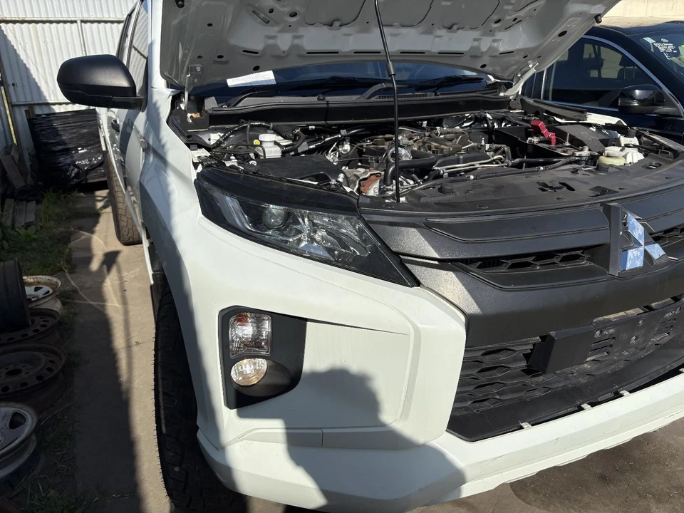 MITSUBISHI TRITON MQ-MR 03/2015-10/2023 IGNITION WITH KEY - image 3 of 4