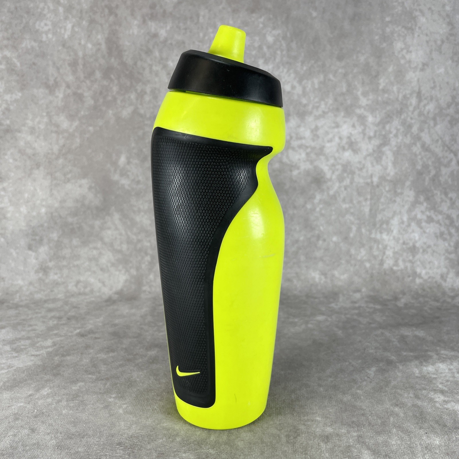 Nike HyperSport Squeeze 20oz Water Bottle Green And Black