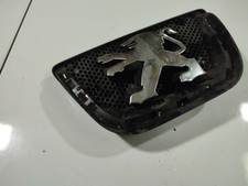Peugeot 1007 2007 Emblem - FRONT USED, Genuine #2652304-64