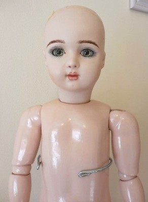 Hübsche Reproduktion antike Bru Puppe mit erstaunlichen grünen Augen 18 cm groß