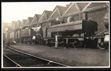 Fotografie britische Eisenbahn NR. 1896 mit Eckigem Dampfkessel 