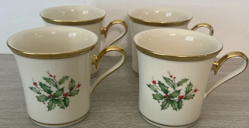 Four LENOX HOLIDAY Coffee Mugs Cups w/Gold Rim 3 1/2" Holly Berries Excellent