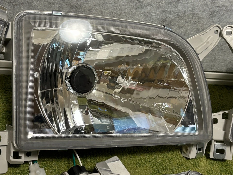 Toyota Hiace Van 1993-2004 Headlight Corner Turn Signal Lamp Left Right Pair JDM - Изображение 3 из 4