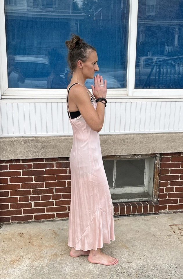 Camisón largo de seda talla M AUGUST SEDA Lt melocotón con encaje y correas ajustables Foto 4 de 4