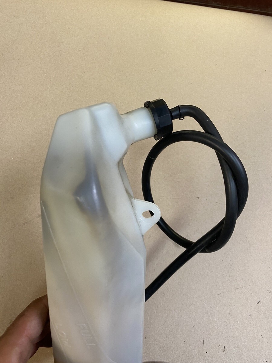 水ページ 94-01 Kawasaki Ninja ZX11 ZX-11 Radiator Coolant Overflow Tank