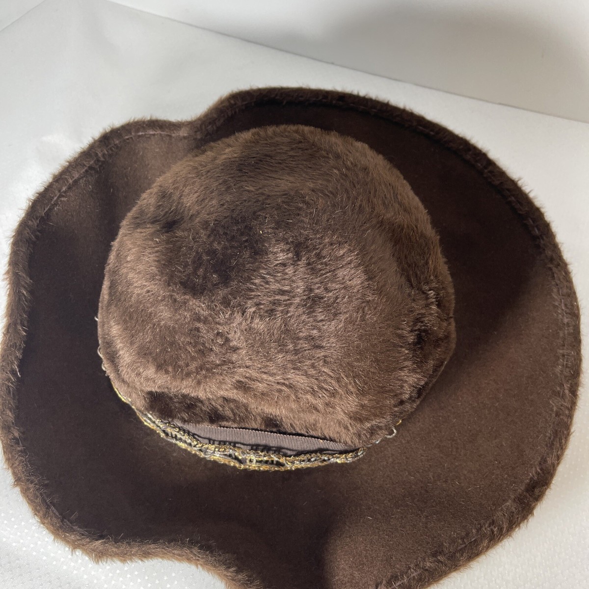 Duchess Italy Vintage Women’s Hat Soft Fur Brown Feathers Across Hat Gorgeous! Vintage 60s Duchess Womens Faux Fur Hat 22.5 in Neutral  main image 2