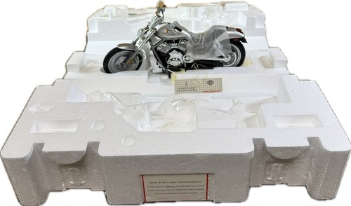 Factory Sealed Franklin Mint Harley Davidson VRSCA V-ROD Motorcycle B11B990 - Picture 7 of 9