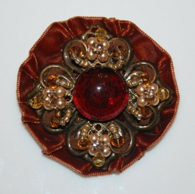 WONDERFUL RENAISSANCE STYLE MIXED MEDIA RED TONES BEADS CABOCHON  PIN OR BROOCH