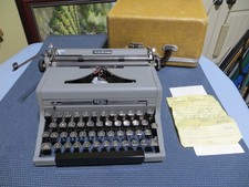 vtg 1949 Royal Quiet De Luxe  COMPACT Typewriter & 1950 Receipt $89.50 !  SMOOTH thumbnail