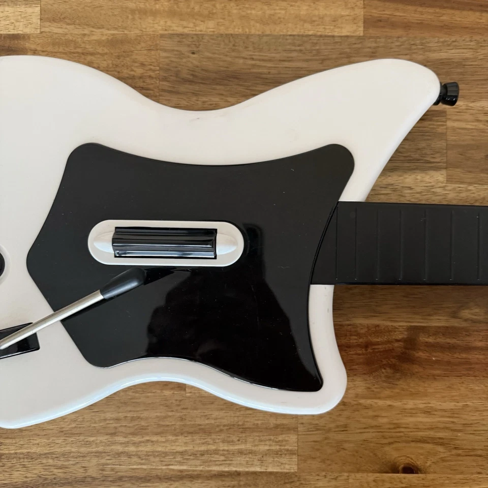 Guitar Hero Guitar Playstation 2 PS2 Wireless White No Dongle 95025 Not Tested - Image 4 of 4