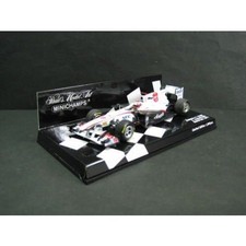 MINICHAMPS Sauber F1 Team Showcar 2011 Kamui Kobayashi 1/43