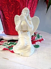 LENOX KNEELING PORCELAIN ANGEL BLOWING HORN FIGURINE- MINT