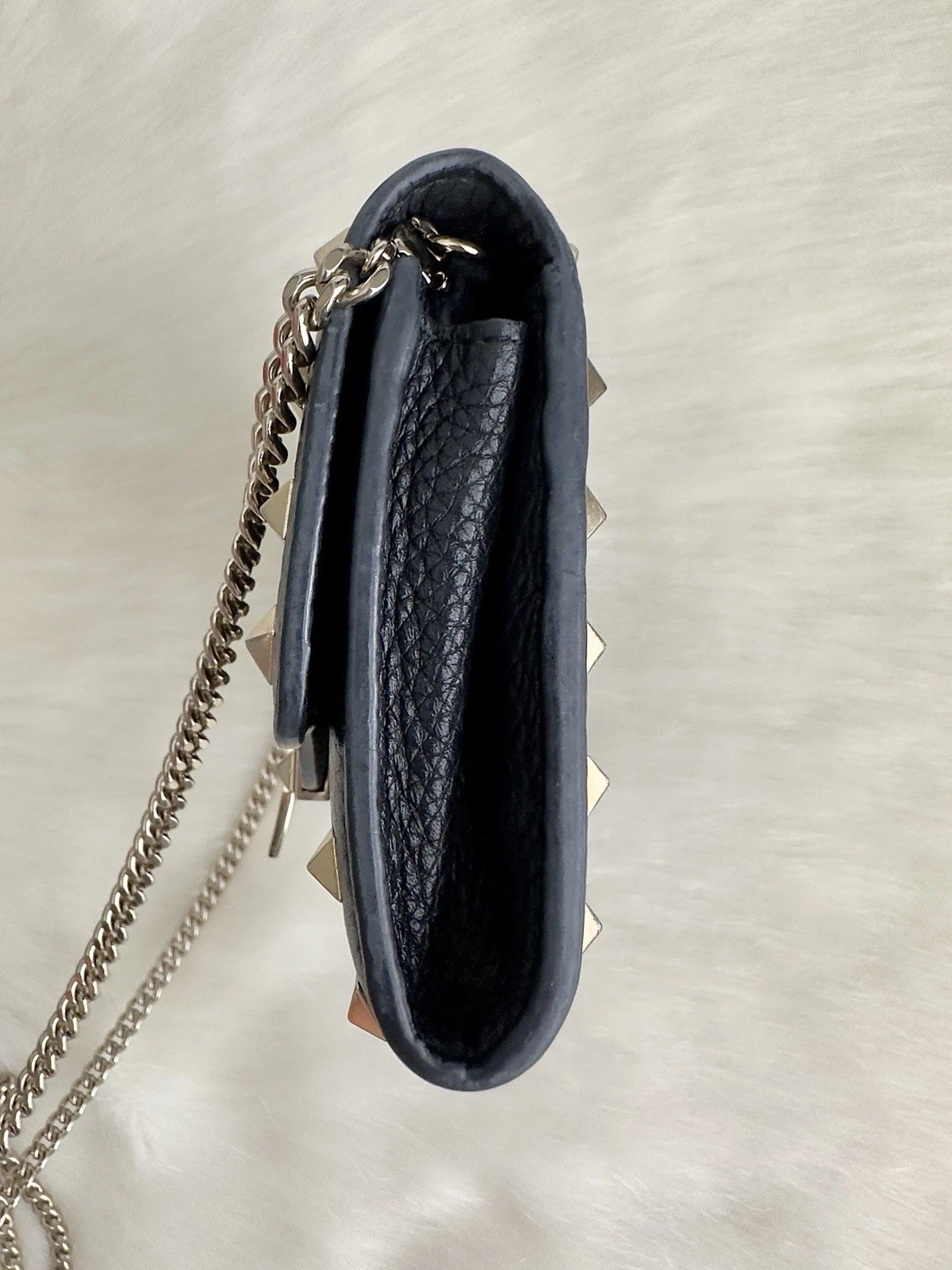 ✨Autentico portafoglio Rockstud VALENTINO GARAVANI in pelle ciottolata su catena borsa blu navy