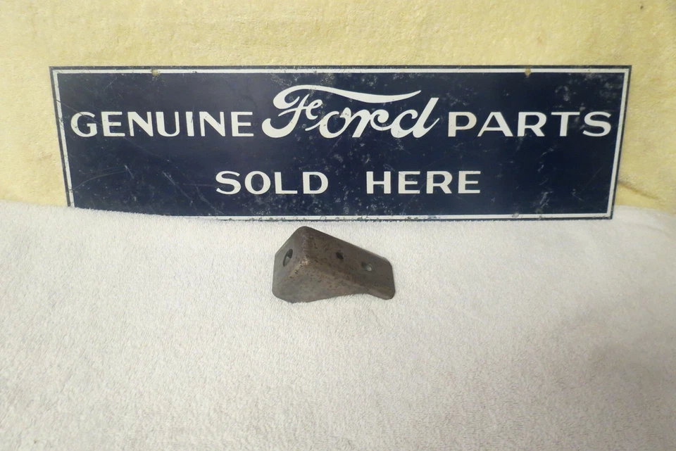 Soporte delantal guardabarros derecho Ford Escort 1991-2003 nuevo OEM F1CZ-16A023-A #972 Foto 3 de 4