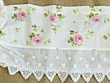 Scheibengardine mit Stickerei Spitze Landhaus  Shabby Rosen Herzen Shabby Chic