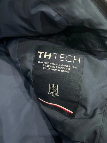 Tommy Hilfiger puffer jacket - Picture 3 of 5
