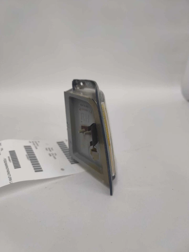 Chevrolet Celebrity 1989 conjunto de luces antiniebla/marca/estacionamiento/giro derecha 16506602 Foto 3 de 4