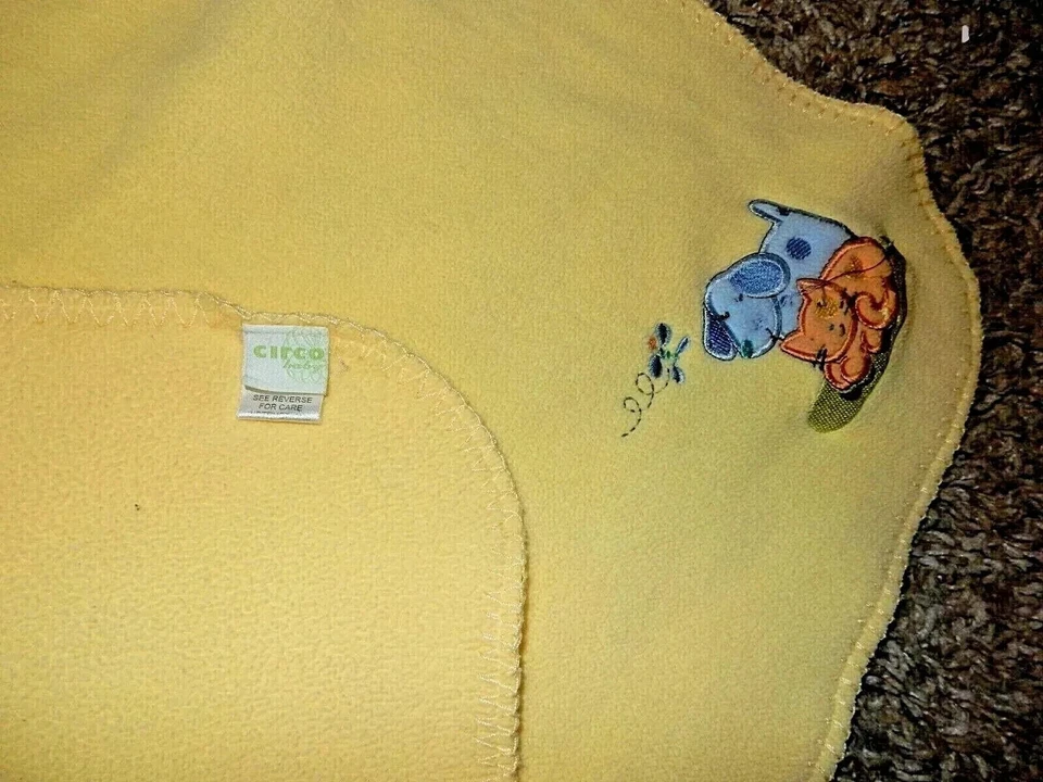 3D !WOW! Vintage CIRCO Puppy Dog Kitty Cat Yellow 1ply Fleece Baby Crib Blanket - Image 2 of 3