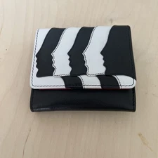 Ili New York Faces Leather Wallet Black White
