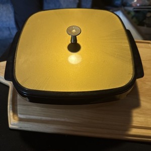 Insulated Covered Hot Or cold Serving Dish