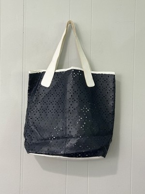 NEW NEVER USED Saks Fifth Avenue Navy blue & white Beach Tote Bag