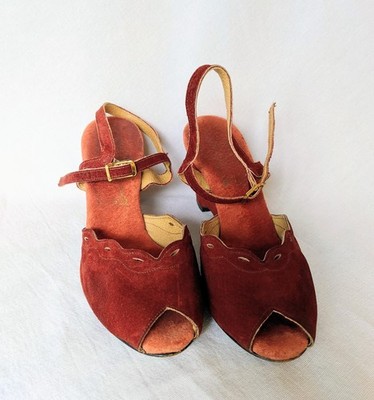 As-Is Vintage 1970s Footworks Red/Rust Suede Peep Toe Wedge Heels size 5/5.5