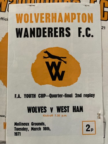 Wolves Wolverhampton Wanderers HOME & AWAY programmes 1970/71 1971 League & Cup - Picture 79 of 110