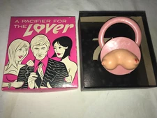 RARE Vintage 1972 FRANCO-AMERICAN Novelty Co 9556 LOVER'S PACIFIER Breasts BINKY