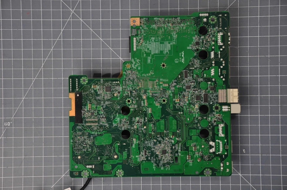TOSHIBA MAINBOARD FOR MODEL TCXWAVE 6140-E55 USED 3AC00545800 - Image 2 of 4
