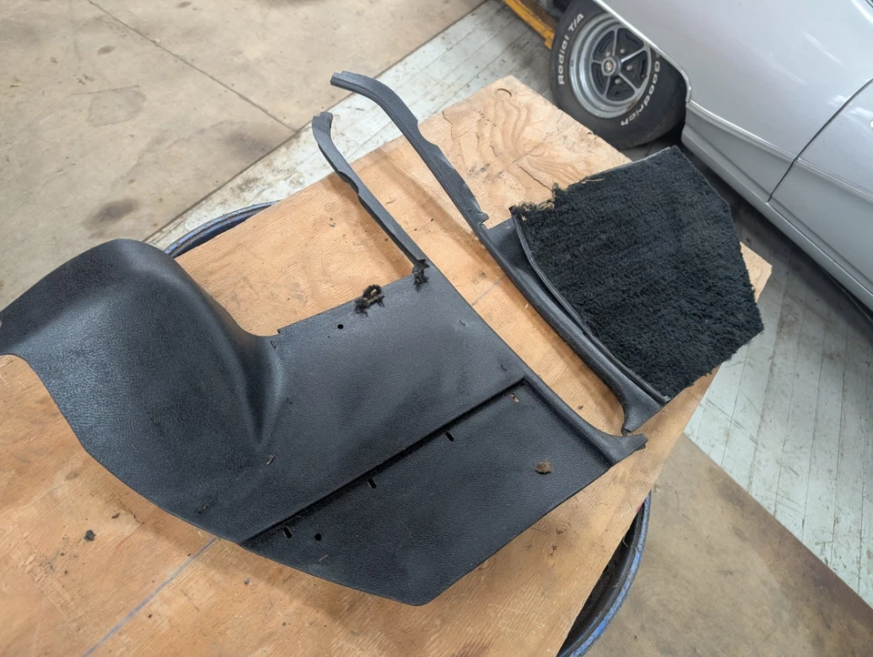 1967 1969 Cadillac Eldorado Kick Panels отделка салона черная оригинальная 1968 - Изображение 4 из 4