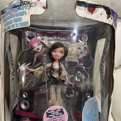 Bratz PHOEBE Girlz Really Rock With Stage Playset RARE