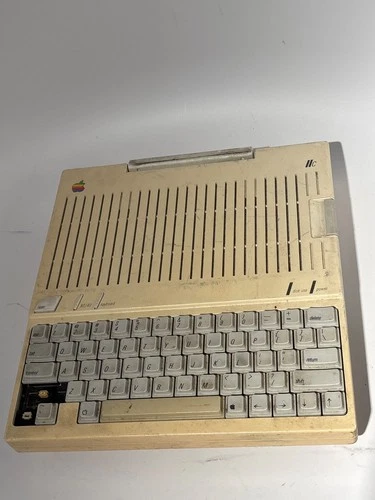 Vintage Apple IIC A2S4000 - For Parts Or Repair