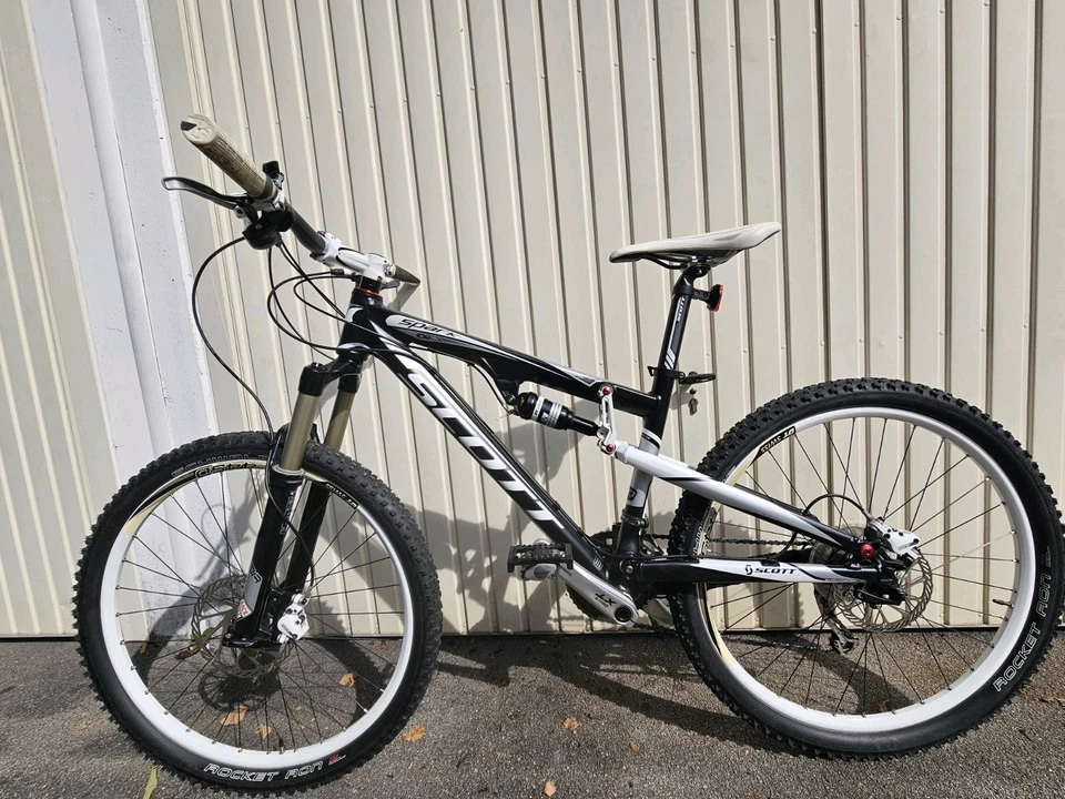 Scott Spark 40 Frauen Mountainbike Vollgefedert Vorne und Hinten