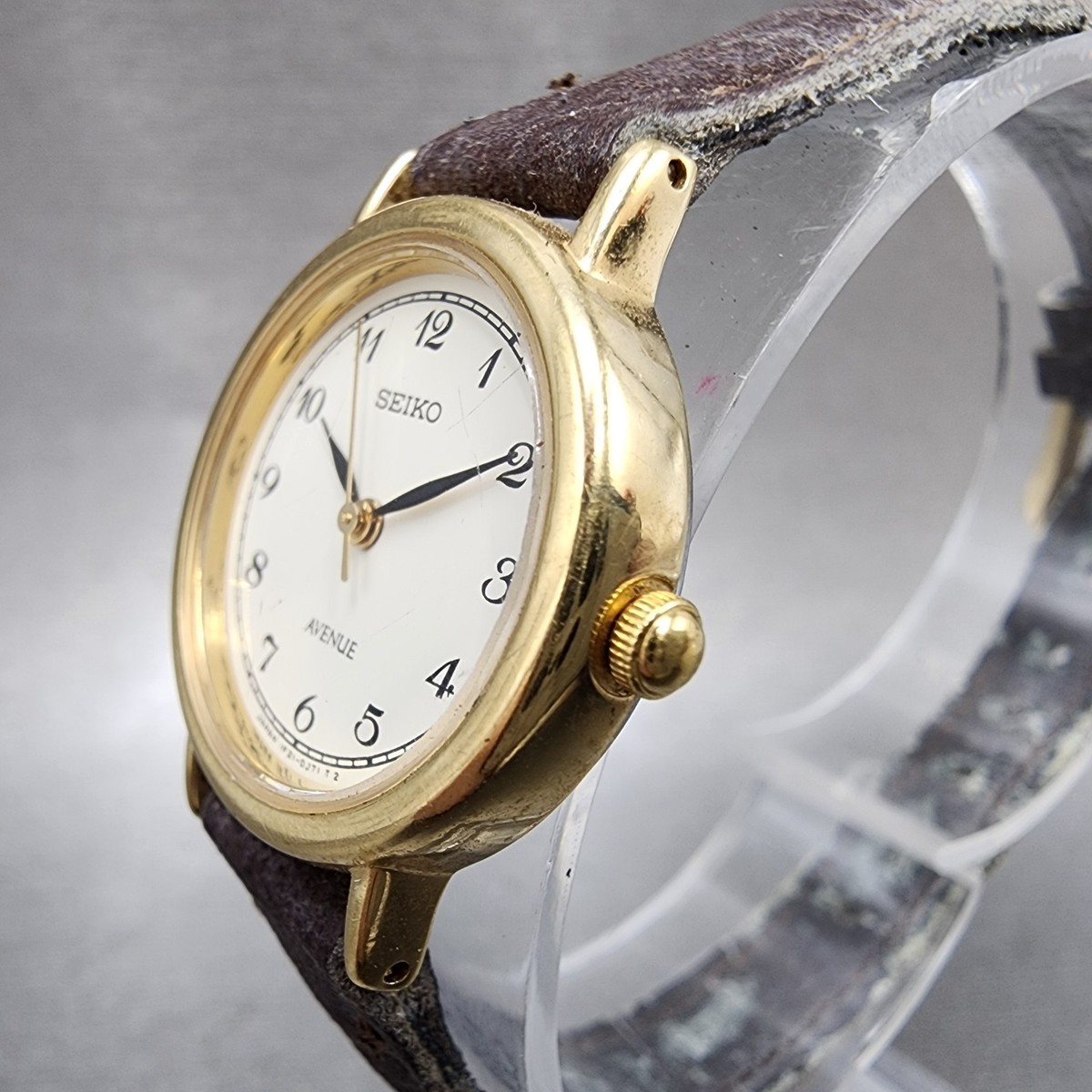 Seiko Avenue Watch Women 23mm White Dial Gold Tone Round