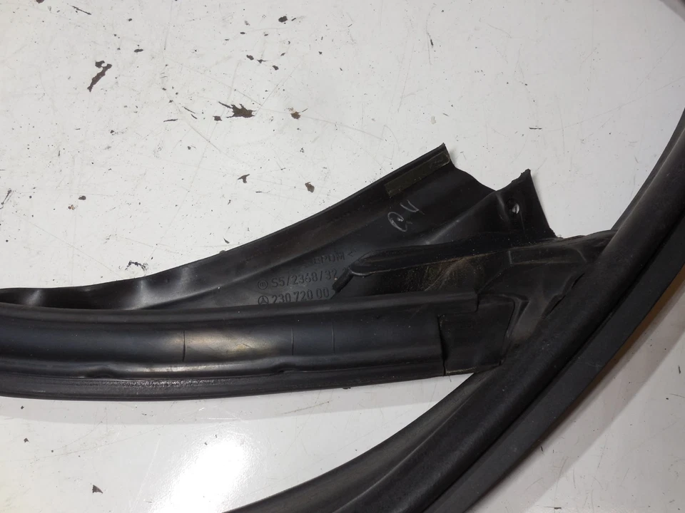 Sello tira meteorológica parabrisas 2307200078 03-12 Mercedes Benz R230 SL600 SL500 Foto 3 de 4