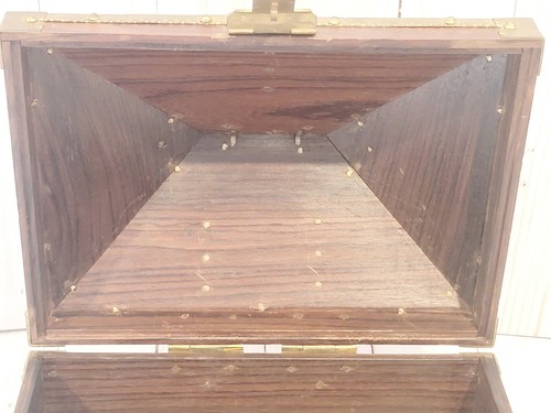 Antike indische Messing und Holz Braut Mitgift Schatulle Kerala Indien 19. Jh. mit Schlüssel - Bild 8 von 11