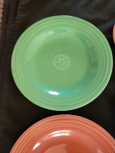 5 Piece Oneida Petals Dishes 3 Dinner Plates 2 Salad Plates Terra Cotta & Green - Picture 8 of 11