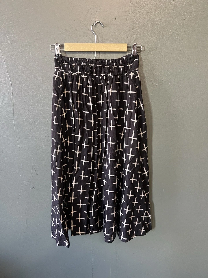 Falda midi negra Staring at Stars by Urban Outfitters para mujer talla mediana Foto 2 de 3