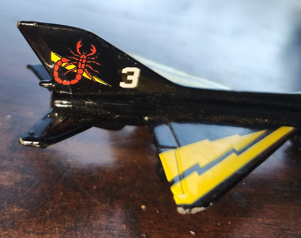 Matchbox SB 6 1973 negro amarillo Mig 21 avión de combate Foto 4 de 4