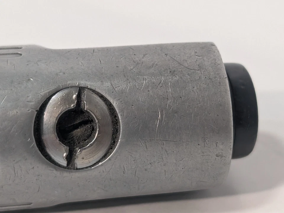 Amoladora recta neumática Chicago con estuche, 24.000 rpm 90 psig Foto 4 de 4