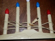 5 Lite Candolier, Measures 13.5 x 11 x 2.5 in, Working, Red,White and Blue Bulbs