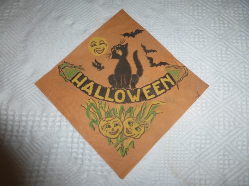 THREE  VTG. NAPKINS HALLOWEEN DESIGN -EXCELLENT COND. NEVER -CREPE PAPER