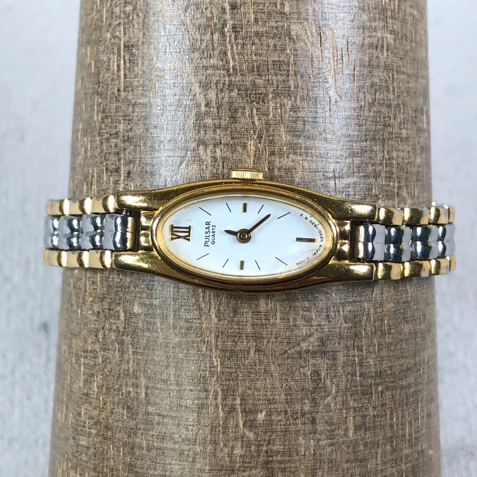 Reloj Pulsar Vintage Mujer V220-6190 Dos Tonos Ovalado 13mm 6" *Cristal agrietado Foto 2 de 4