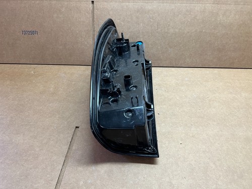 OEM 2020 2021 2022 2023 GMC SIERRA 1500 2500 LED TAIL LIGHT RIGHT RH NICE!! - Picture 6 of 8
