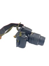 Nikon SLR digital camera D5000 lens kit Used