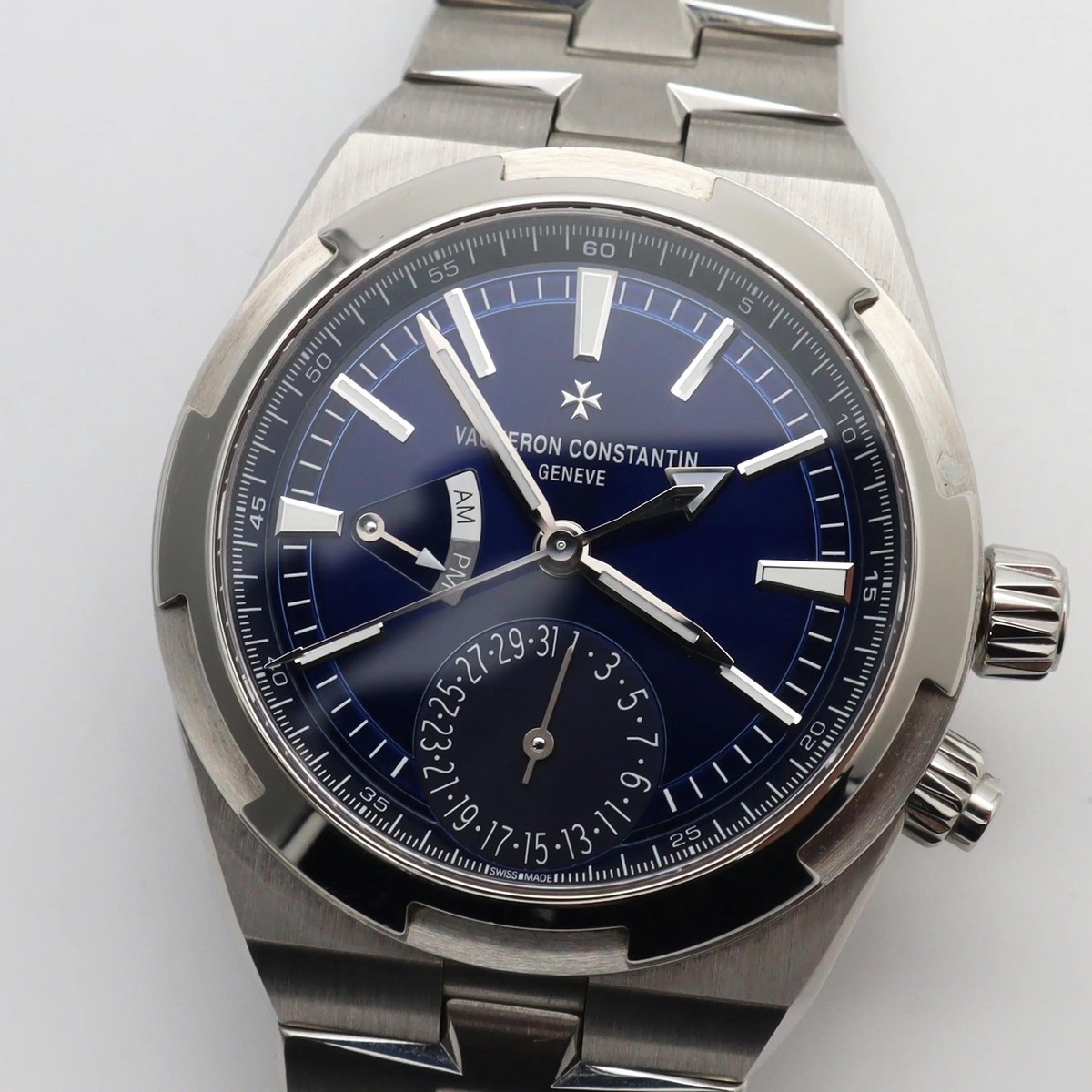 New Vacheron Constantin 7900V/110A-B334 Overseas Dual Time 41mm