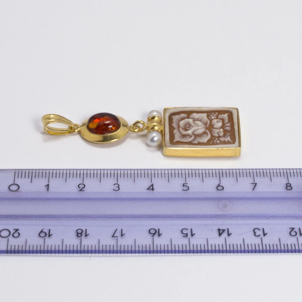 CIONDOLO IN ARGENTO 925 DORATO CON CAMMEO IN SARDONICO FIORI E AMBRA AGDV 0187 - Immagine 4 di 4