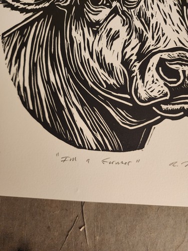 Linocut Estampado Tirado a Mano Vaca Titulada "Soy un Granjero" 2 Sin Marco - Imagen 4 de 7